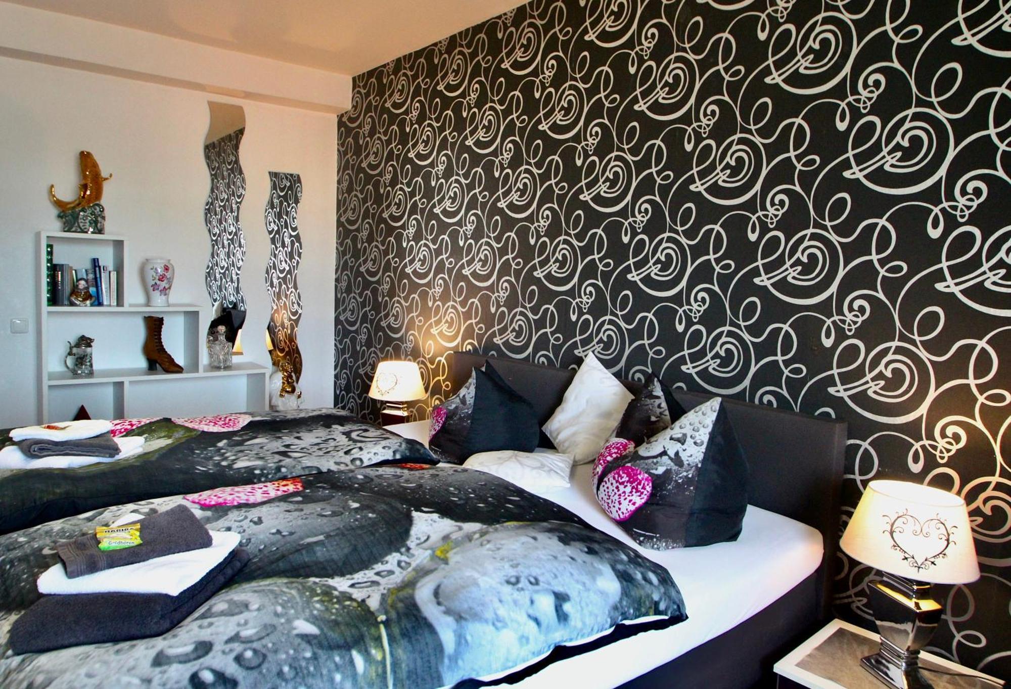 Suite-Apartment-Есен Екстериор снимка