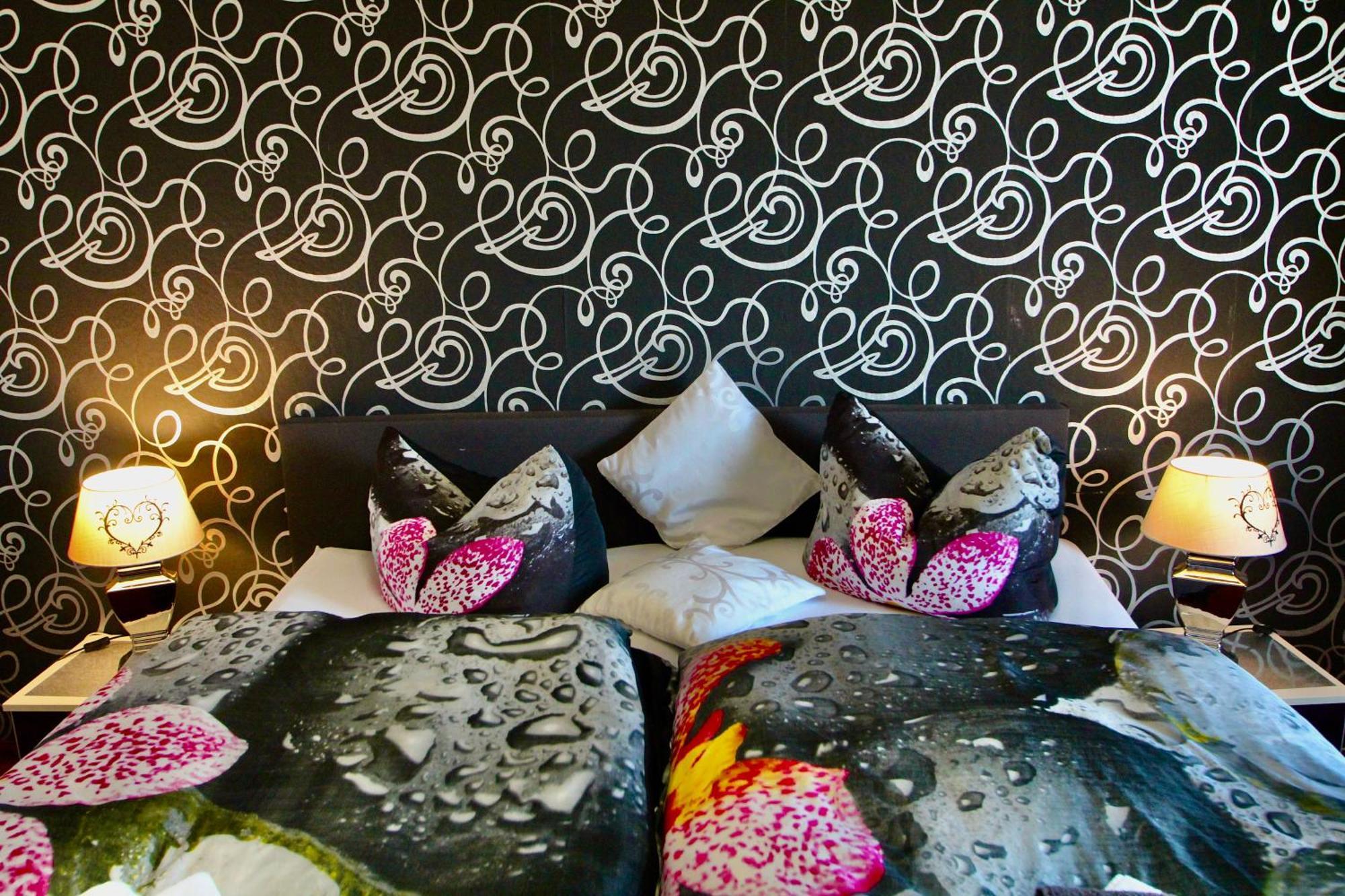Suite-Apartment-Есен Екстериор снимка