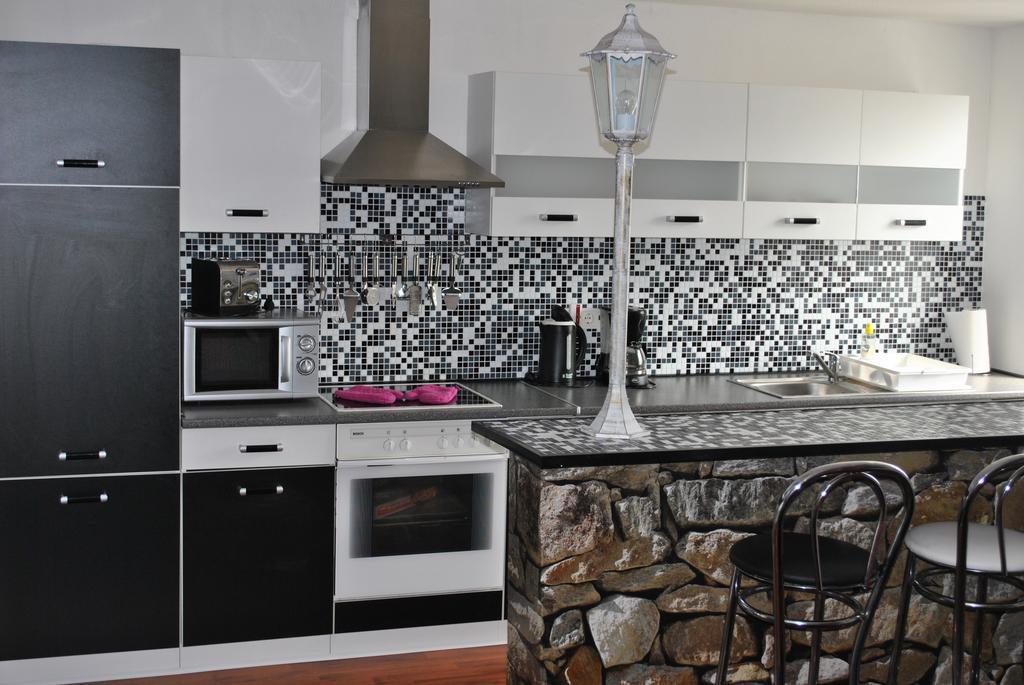 Suite-Apartment-Есен Екстериор снимка