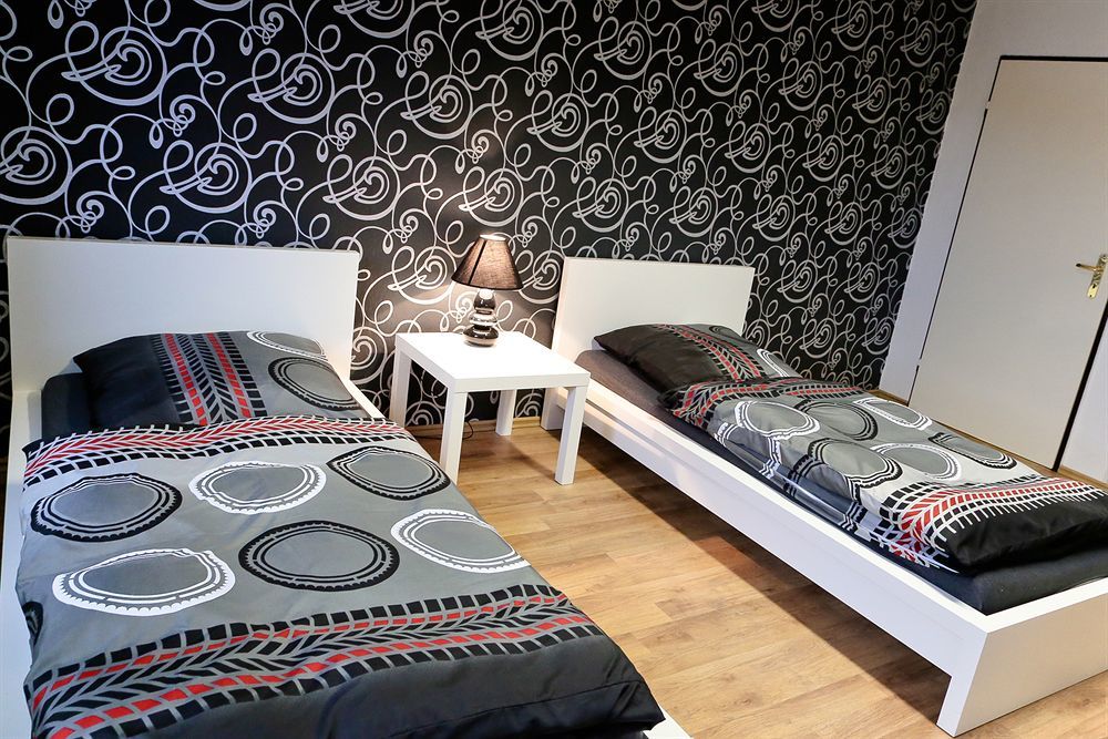 Suite-Apartment-Есен Екстериор снимка