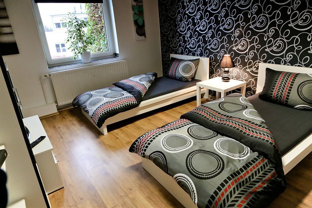 Suite-Apartment-Есен Екстериор снимка