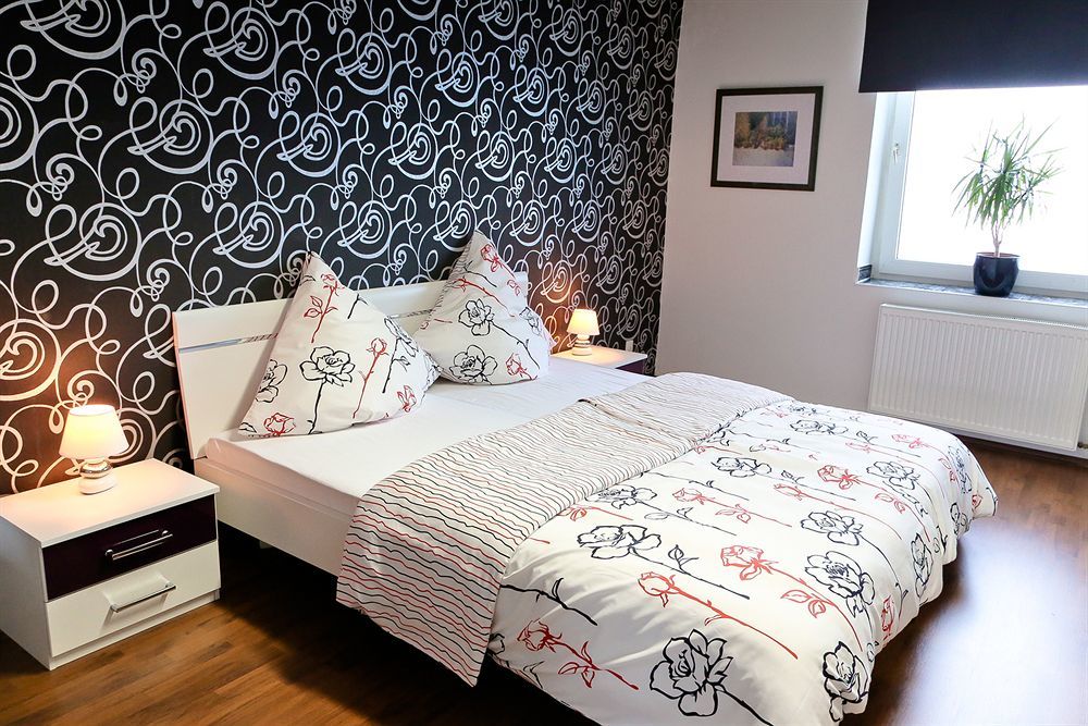 Suite-Apartment-Есен Екстериор снимка