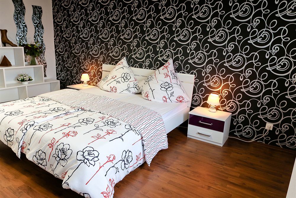 Suite-Apartment-Есен Екстериор снимка