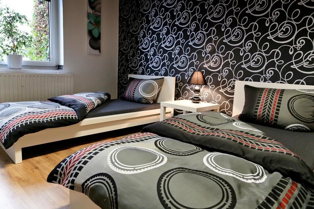 Suite-Apartment-Есен Екстериор снимка