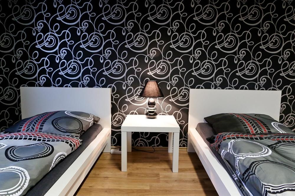 Suite-Apartment-Есен Екстериор снимка