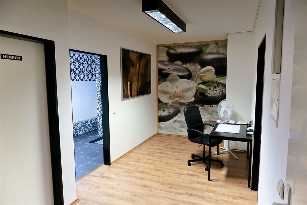 Suite-Apartment-Есен Екстериор снимка