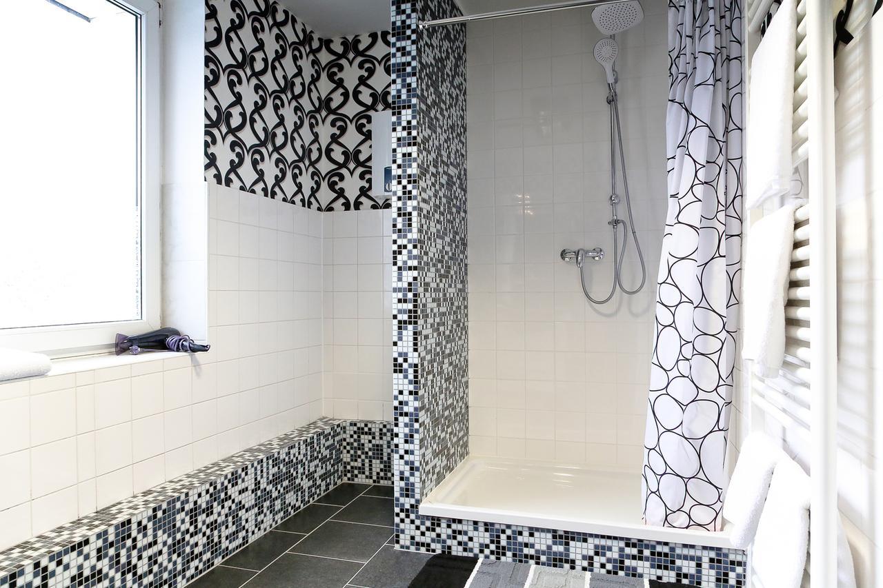 Suite-Apartment-Есен Екстериор снимка