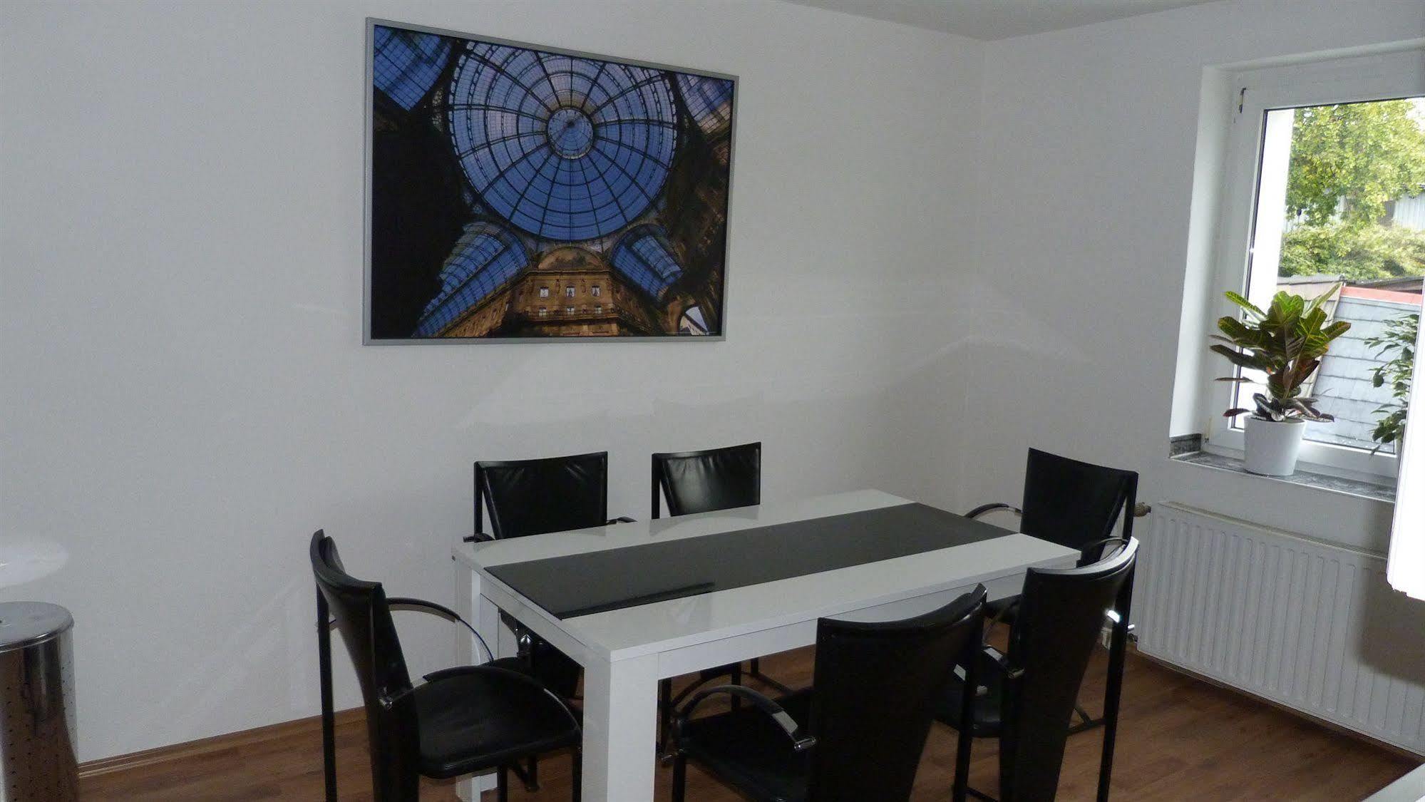 Suite-Apartment-Есен Екстериор снимка