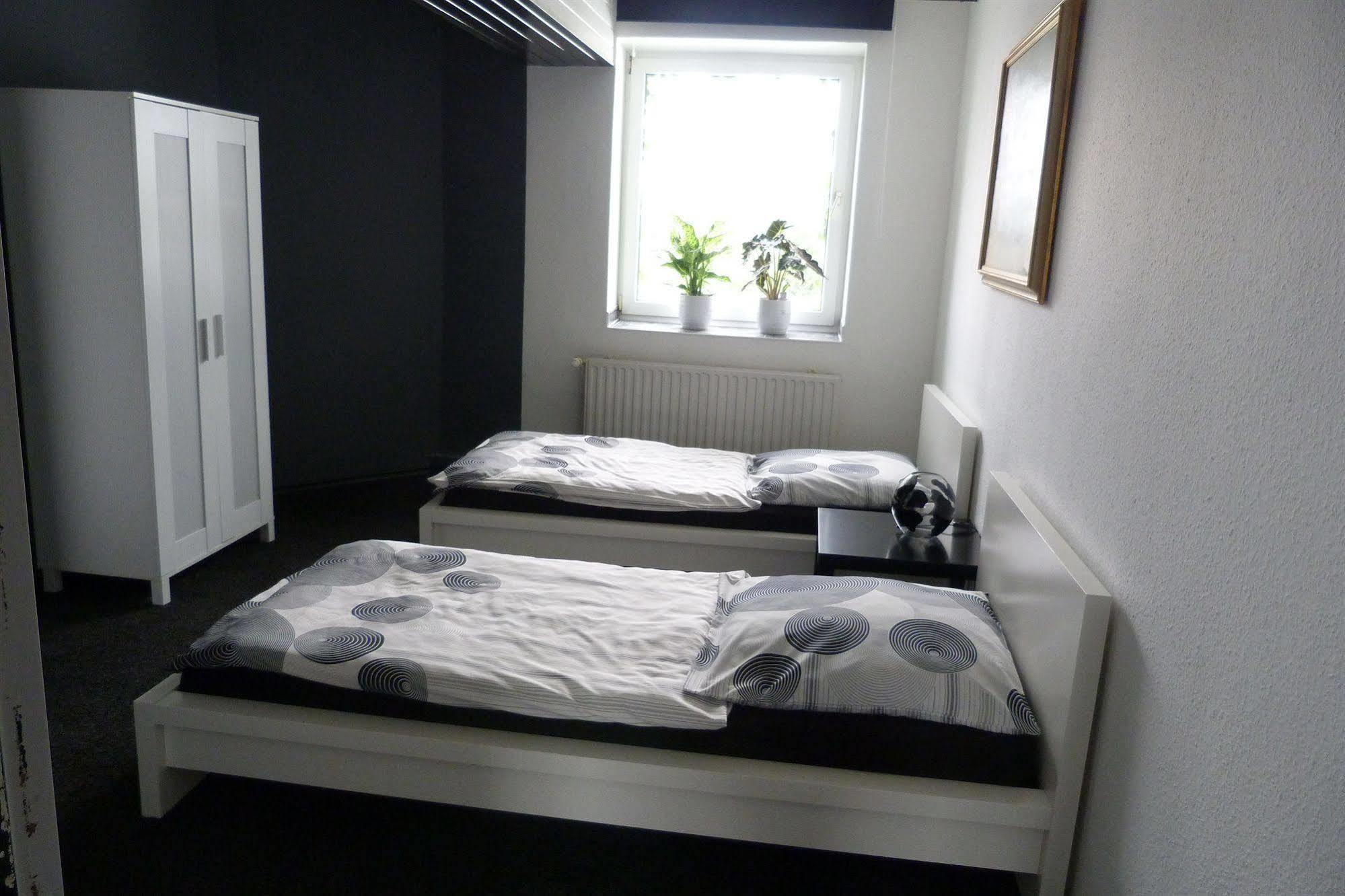 Suite-Apartment-Есен Екстериор снимка