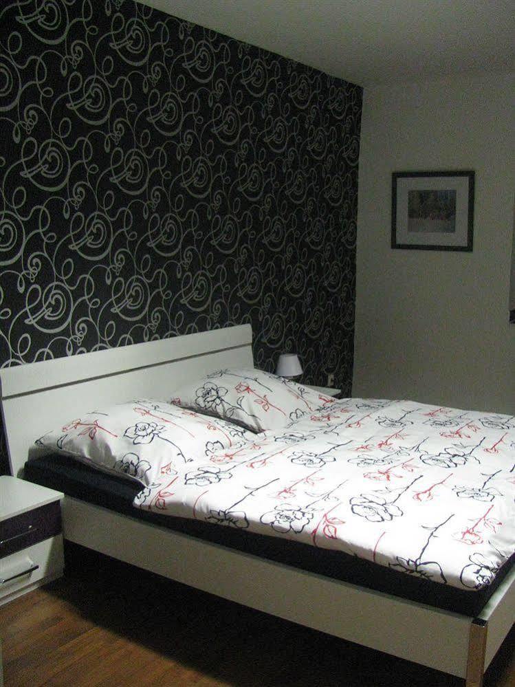 Suite-Apartment-Есен Екстериор снимка