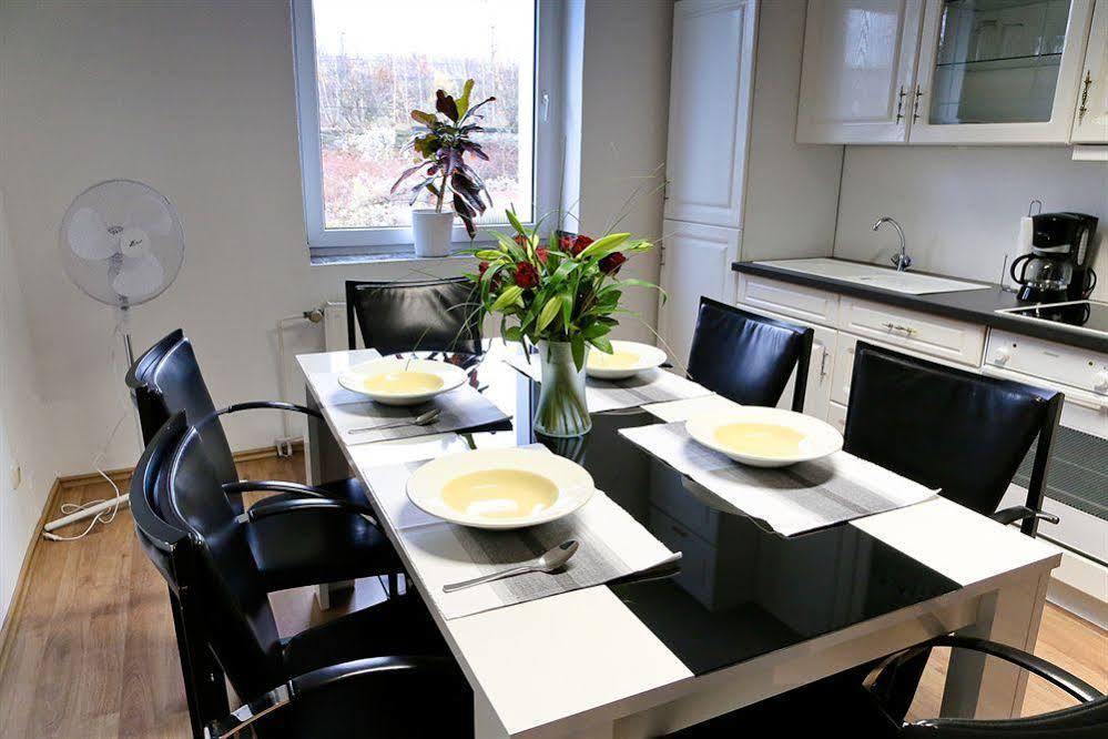 Suite-Apartment-Есен Екстериор снимка